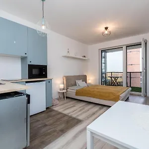 Waterfront River View Apartman